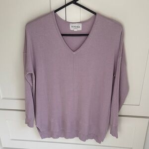 Olive & Oak Women's Lavender V-Neck Sweater